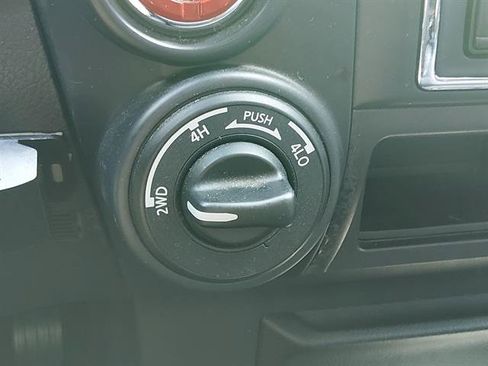 Used 2023 Nissan Titan SV AWD/4WD image 14