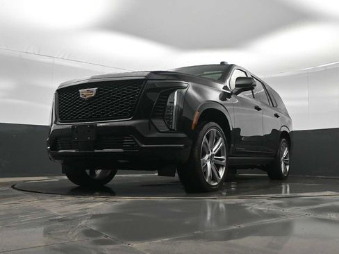 Used 2025 Cadillac Escalade Sport w/ Touring Package image 36