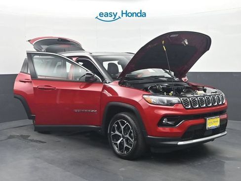Used 2025 Jeep Compass Limited AWD/4WD image 34