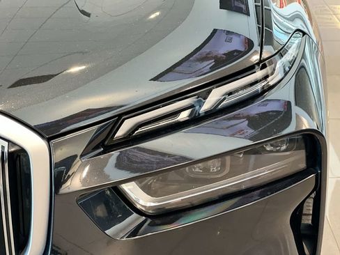 Used 2024 BMW X7 xDrive40i image 11