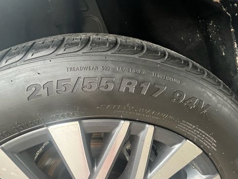 Used 2025 Nissan Altima 2.5 SV FWD image 12