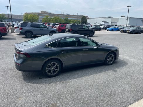 Used 2023 Honda Accord EX image 7