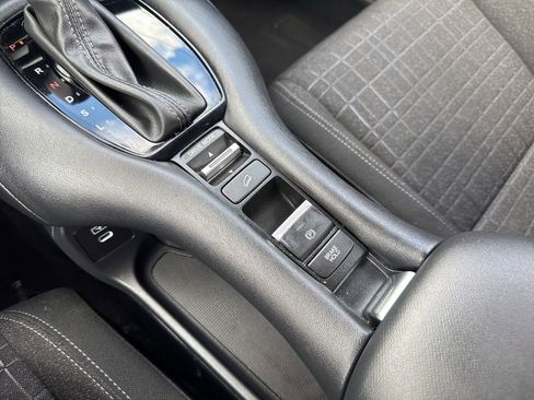 Certified 2024 Honda HR-V LX image 31