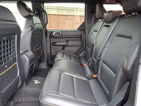 Used 2024 Ford Bronco Badlands w/ Sasquatch Package image 10