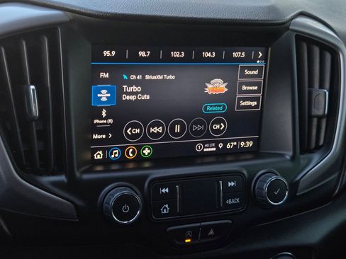 Used 2023 GMC Terrain AT4 image 14