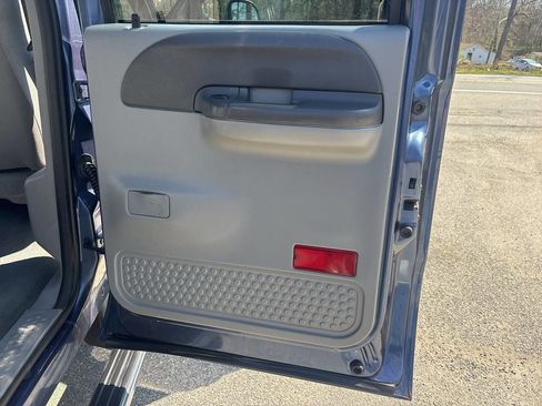 Used 2004 Ford F250 XLT image 26