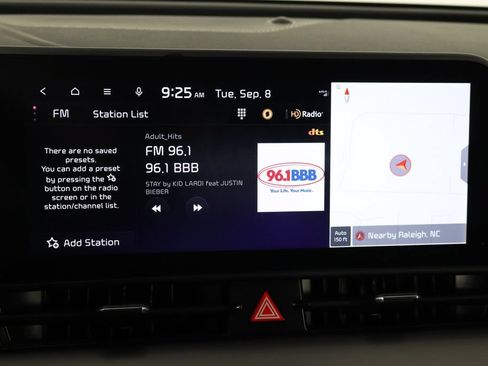 Used 2025 Kia Sportage EX FWD image 29