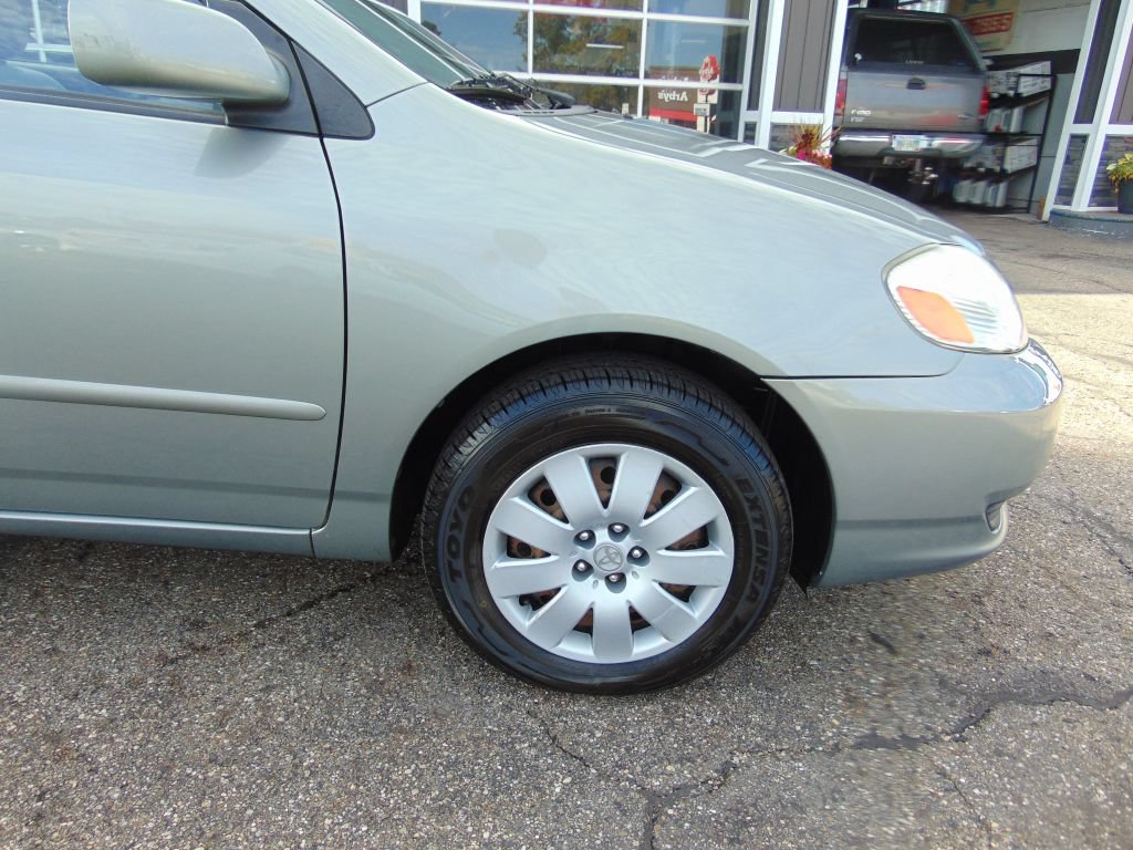Used 2004 Toyota Corolla LE FWD image 11