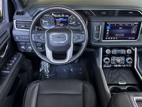 Used 2021 GMC Yukon XL Denali w/ Denali Premium Package RWD image 14