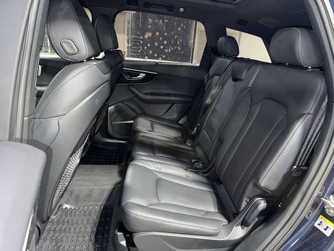 Used 2025 Audi Q7 3.0T Prestige w/ Prestige Package image 17