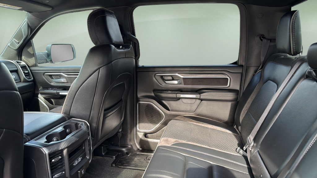 Used 2023 RAM 1500 Laramie AWD/4WD image 17