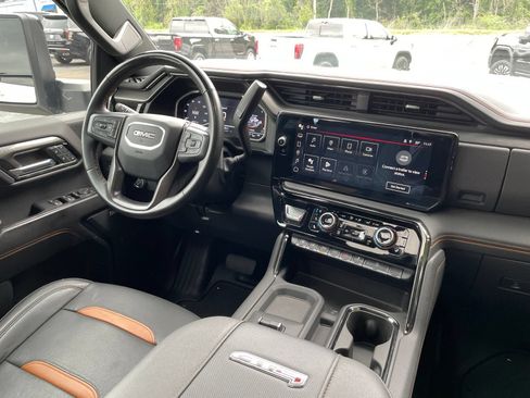 Used 2024 GMC Sierra 2500 AT4 w/ AT4 Premium Plus Package AWD/4WD image 35