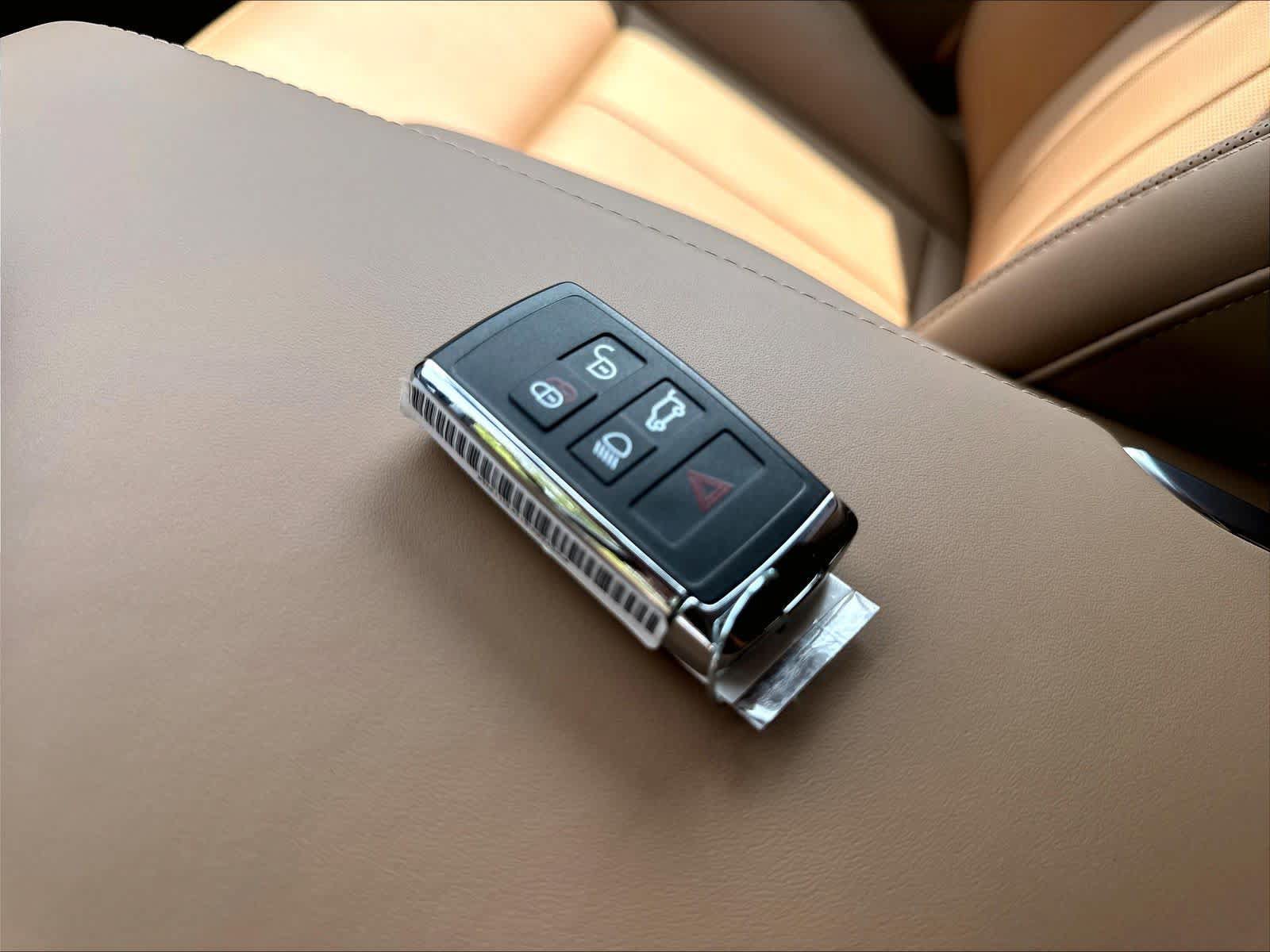New 2026 Land Rover Range Rover SE AWD/4WD image 35
