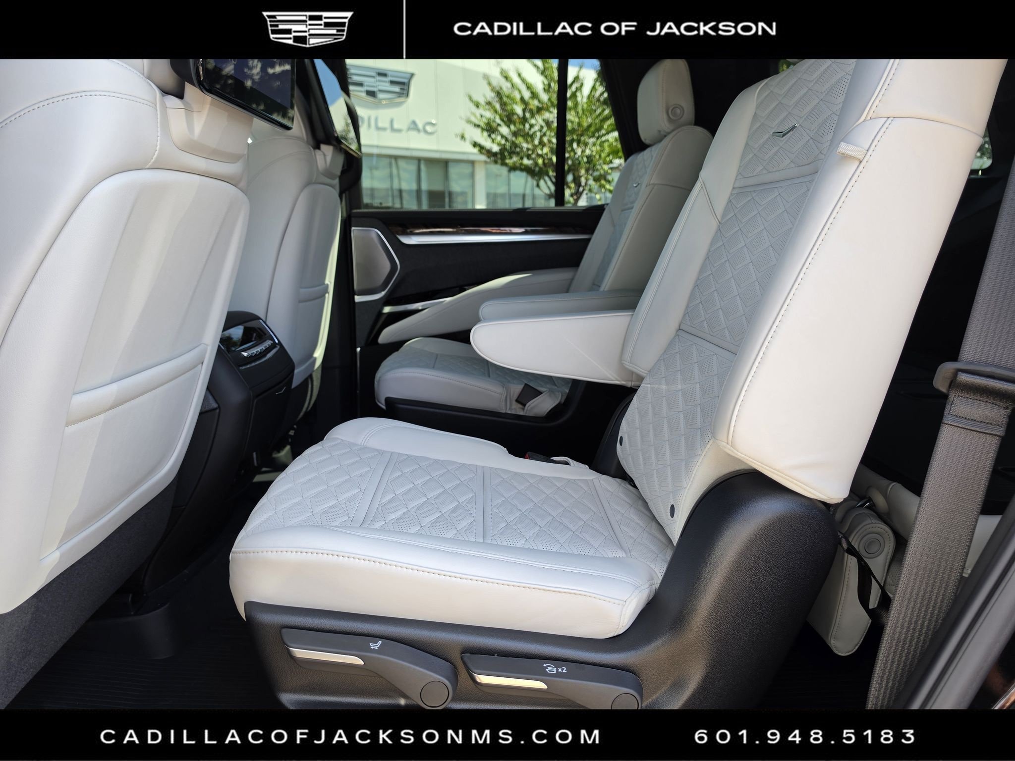 New 2027 Cadillac Escalade Platinum Sport w/ LPO, ONYX Package AWD/4WD image 21