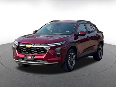 Used 2025 Chevrolet Trax LT w/ LT Convenience Package FWD image 6