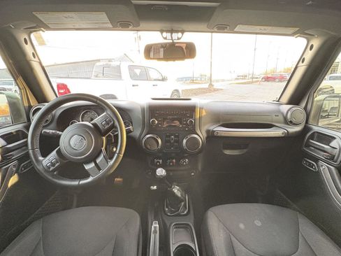 Used 2018 Jeep Wrangler Unlimited Sport S image 8