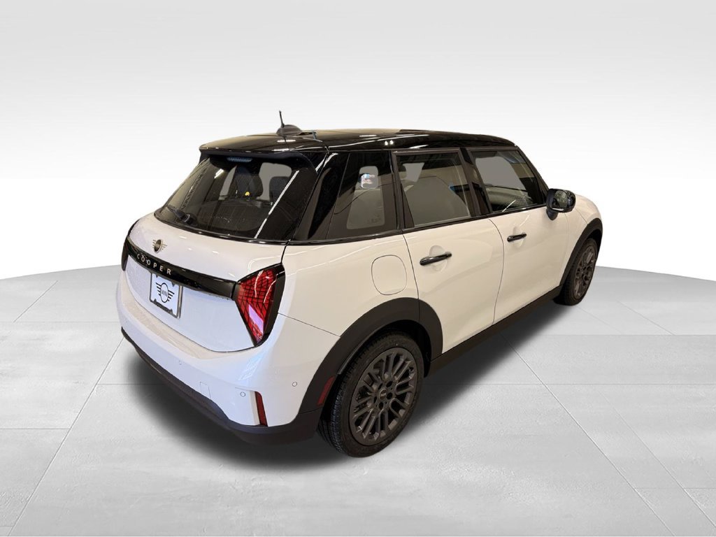 Used 2026 MINI Cooper 4-Door Hardtop FWD image 6