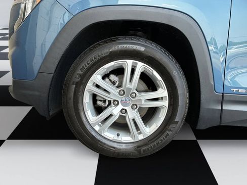 Used 2024 GMC Terrain SLE w/ Driver Convenience Package FWD image 14