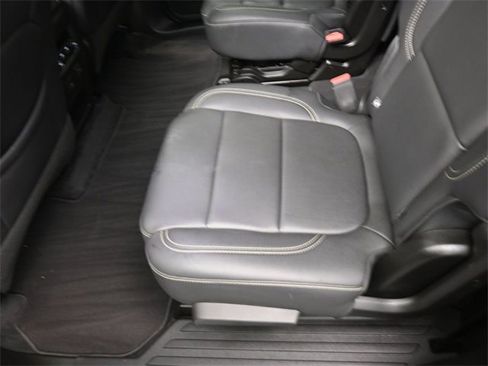 Used 2023 Chevrolet Traverse LT w/ LT Premium Package image 22