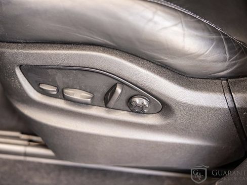 Used 2023 Porsche Cayenne w/ Premium Package AWD/4WD image 23
