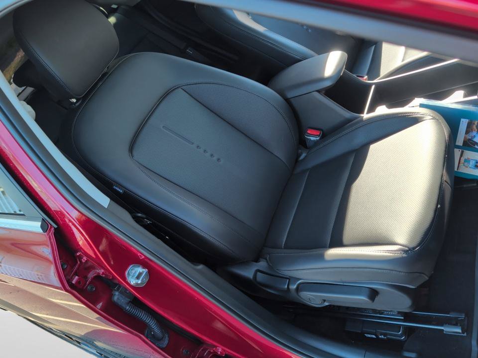 Certified 2024 Hyundai Kona Limited FWD image 28