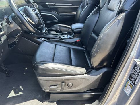 Used 2024 Kia Telluride S w/ S Sunroof Package FWD image 19