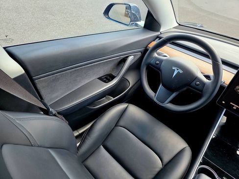 Used 2018 Tesla Model 3 Long Range AWD/4WD image 25