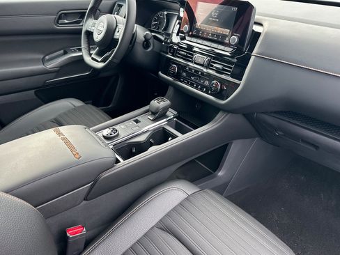 New 2025 Nissan Pathfinder Rock Creek image 17