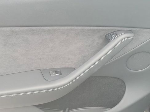 Used 2024 Tesla Model Y Long Range image 7