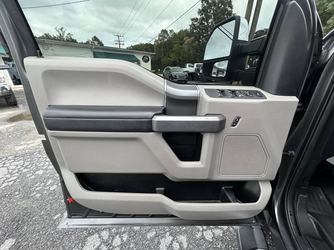 Used 2018 Ford F250 XLT w/ XLT Premium Package AWD/4WD image 18