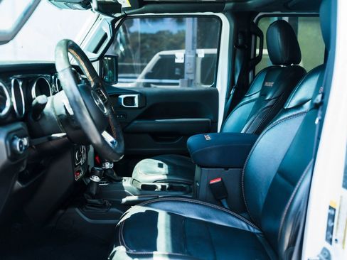 Used 2022 Jeep Wrangler Unlimited Rubicon w/ Trailer Tow Package image 17