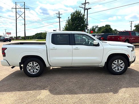 Used 2024 Nissan Frontier SV w/ SV Convenience Package RWD image 4