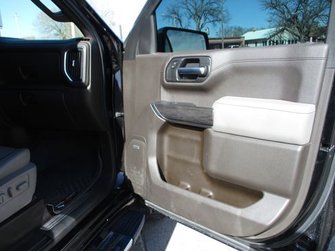 Used 2020 Chevrolet Silverado 1500 LTZ w/ LTZ Premium Package image 28