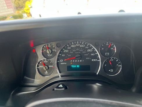 Used 2022 Chevrolet Express 2500 w/ Driver Convenience Package image 32