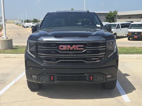 Used 2023 GMC Sierra 1500 AT4 AWD/4WD image 7