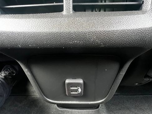 Used 2023 GMC Terrain SLE FWD image 27
