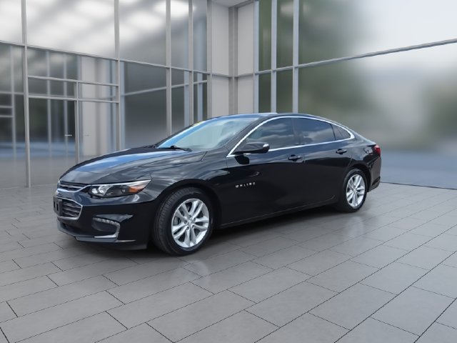 Used 2018 Chevrolet Malibu LT w/ Driver Confidence Package FWD image 4