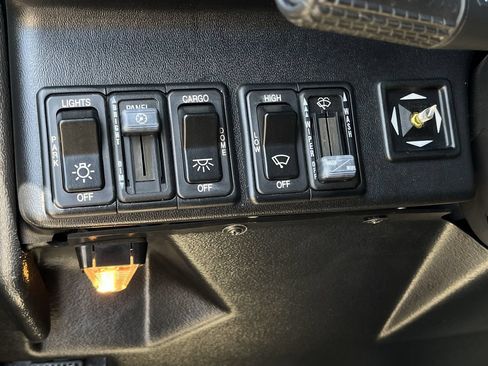 Used 2001 HUMMER H1 4-Door Wagon AWD/4WD image 17