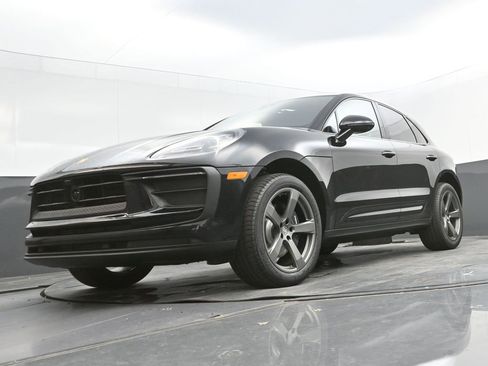 New 2026 Porsche Macan image 24