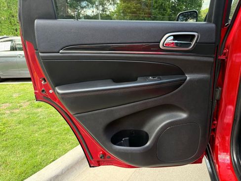 Used 2017 Jeep Grand Cherokee Trailhawk AWD/4WD image 28