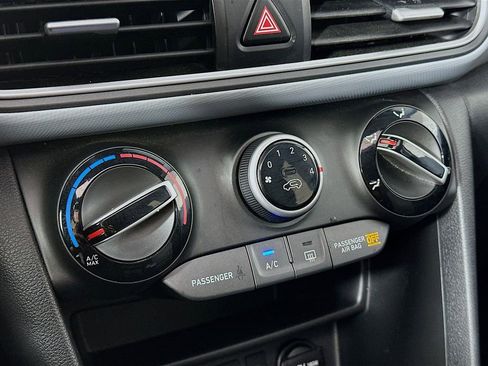 Used 2020 Hyundai Kona SEL Plus FWD image 26