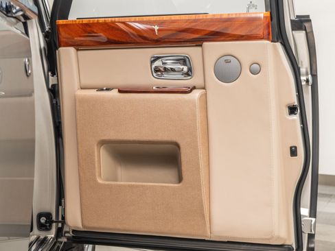 Used 2007 Rolls-Royce Phantom Sedan RWD image 43