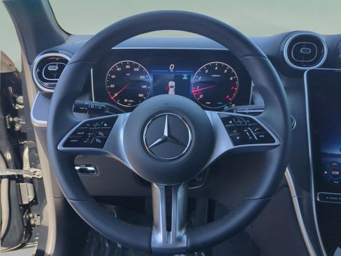 Certified 2025 Mercedes-Benz GLC 300 image 23