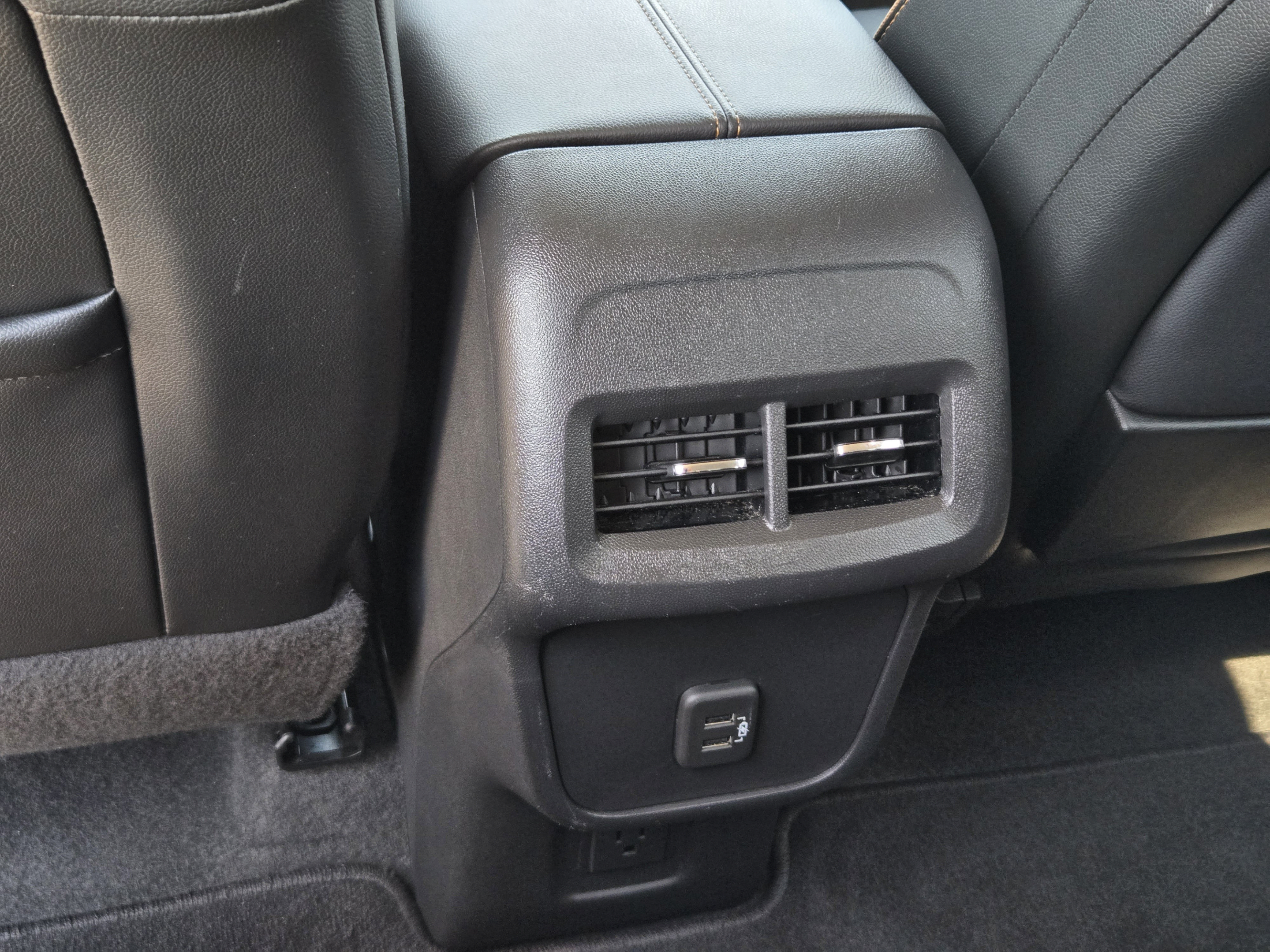 Used 2023 GMC Terrain AT4 AWD/4WD image 27