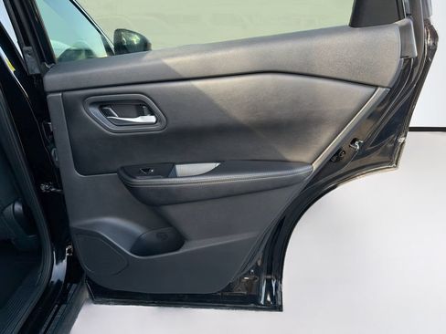 Used 2025 Nissan Rogue SV AWD/4WD image 30