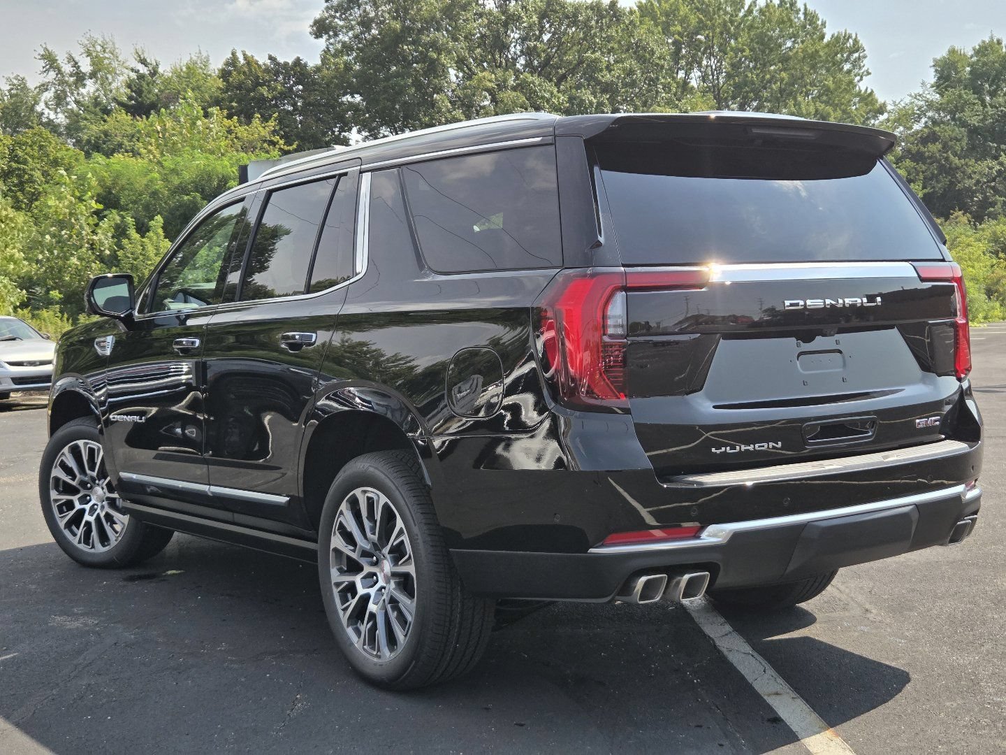 New 2026 GMC Yukon Denali w/ Sun & Power Step Package AWD/4WD image 16