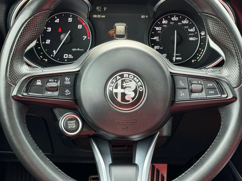 Used 2023 Alfa Romeo Stelvio Sprint RWD image 14