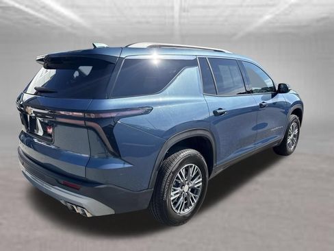 Used 2026 Chevrolet Traverse LT AWD/4WD image 5