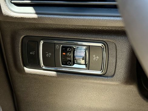 Used 2022 Lincoln Corsair AWD w/ Equipment Group 101A image 29