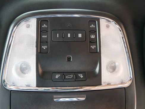 Used 2020 Jeep Grand Cherokee Overland image 23